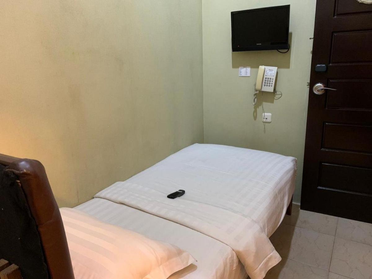 Hotel Rumah Shinta Jakarta Bagian luar foto